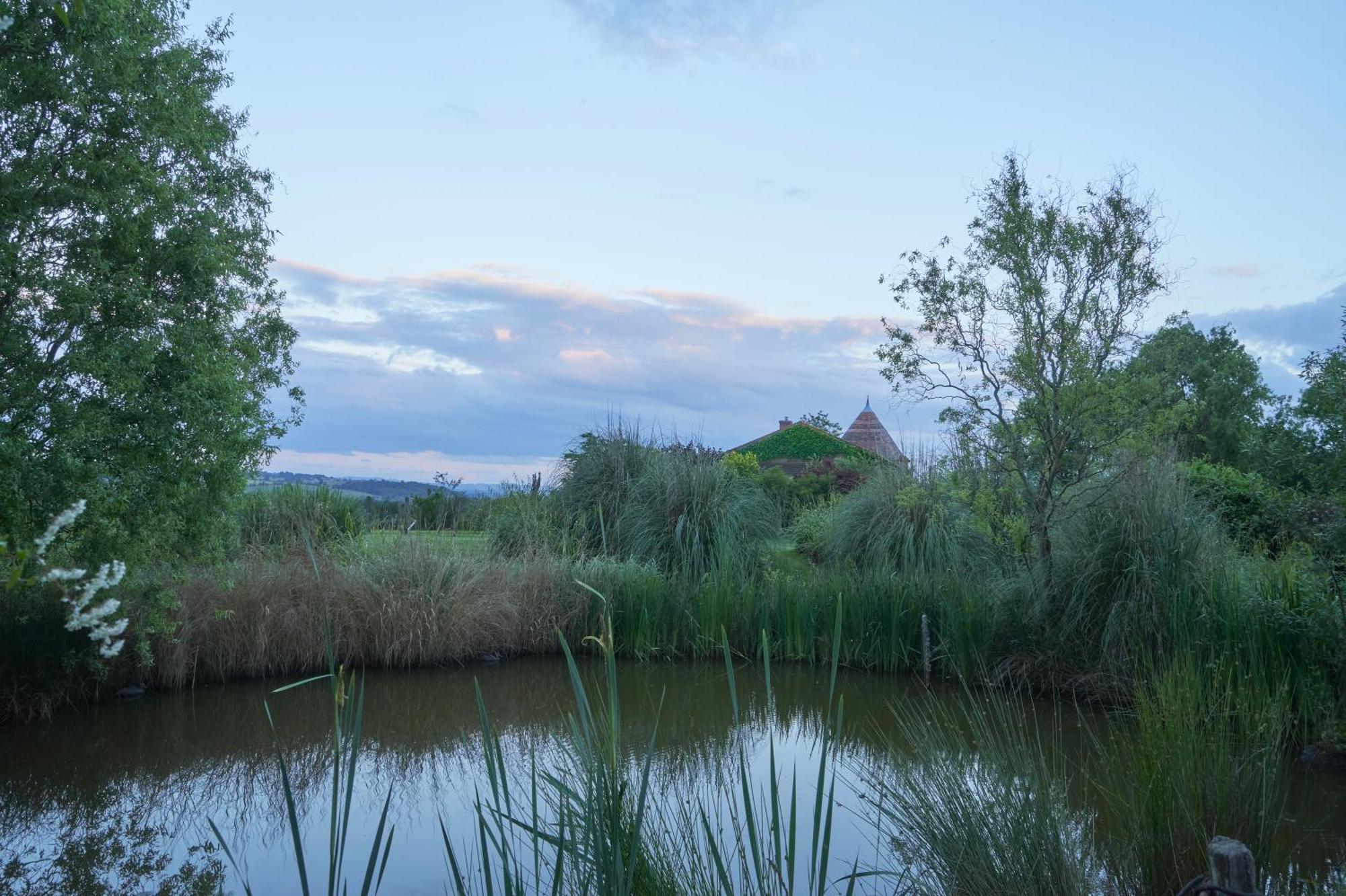 Hotel La Colline Du Colombier Iguerande Zewnętrze zdjęcie